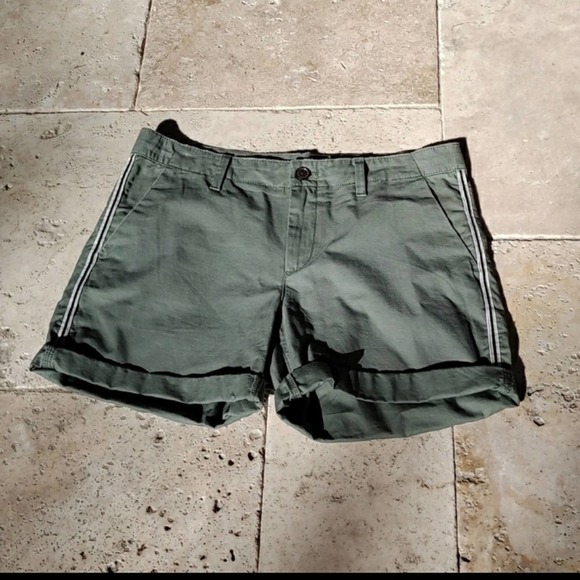 Gap Olive Girlfriend Twill Shorts Side Stripe Size 6 - Picture 3 of 10